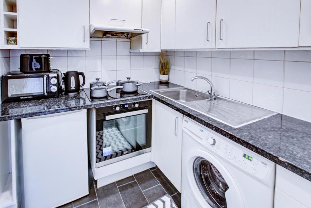 Hyde Park Apartment 2 Bedroom London Exterior photo